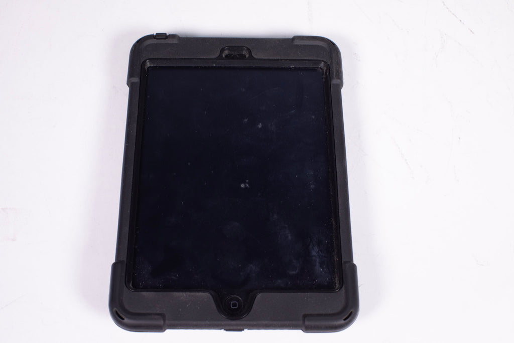 iPad Mini 16GB (2013) with Hard Case